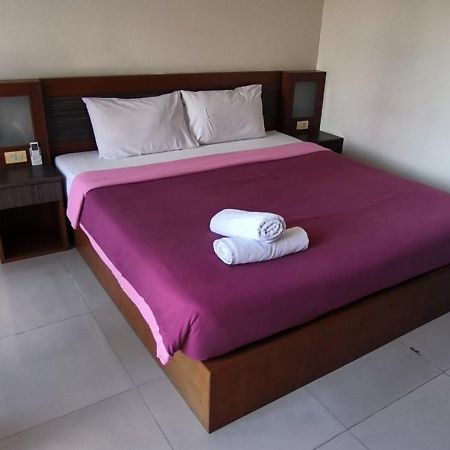 Kanpai Hotel Patong Luaran gambar