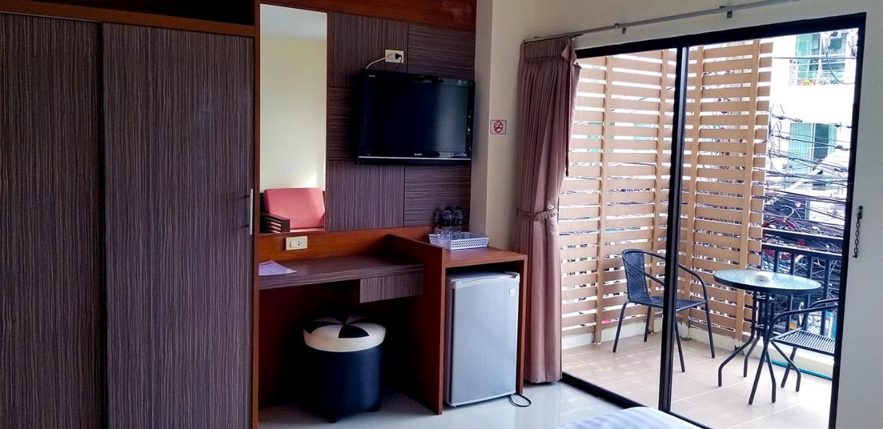 Kanpai Hotel Patong Luaran gambar